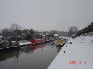 Boats the Worcester Birmingham Canal in the February snow!
