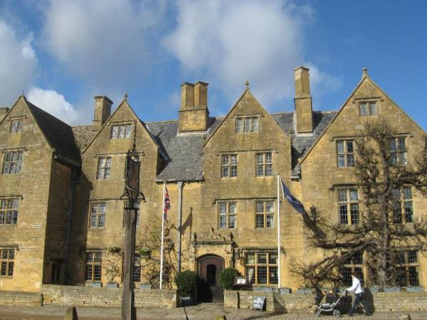 Lygon Arms Hotel