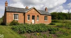 Rosedene Cottage - There are many Chartists cottages in Dodford, this is one that has been restored and is now owned by the National Trust. Cottage, o