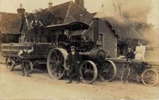 A working traction engine.