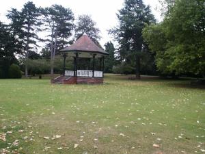 The bandstand is sited in Lido Park and in the summer months the Town Council hosts a programme of free Sunday Afternoon Concerts. 